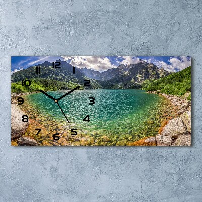 Horizontale Uhr See in den Bergen