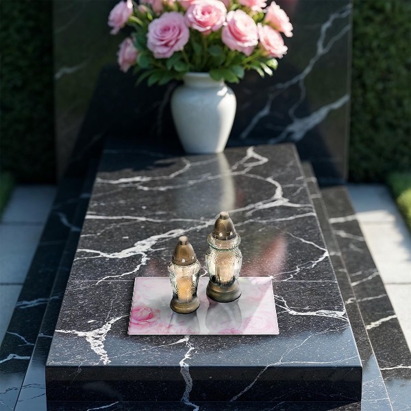 Glasunterlage für Grabkerzen Hintergrund mit zarten Rosen