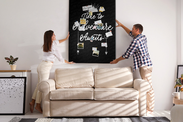 Kork-Pinnwand mit dem Motiv Zeit für ein Abenteuer in der Dunkelheit
