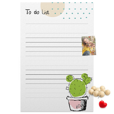 Kork-Pinnwand mit dem Motiv Topfkaktus steht auf der To-Do-Liste