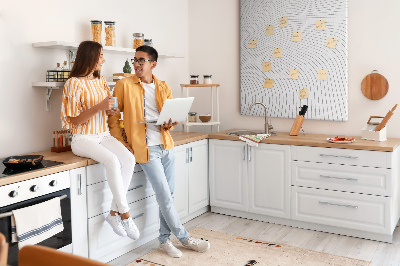 Pinnwand mit wellenförmigem Linienmuster in Unifarben