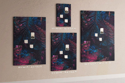 Bedruckte Korkplatte mit Motiv eines geheimnisvollen Waldes in intensiven Farben