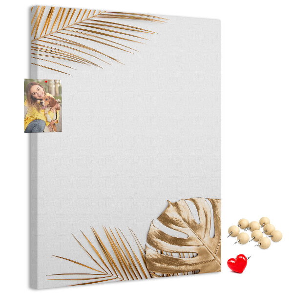 Pinnwand goldene Blätter auf hellem Hintergrund