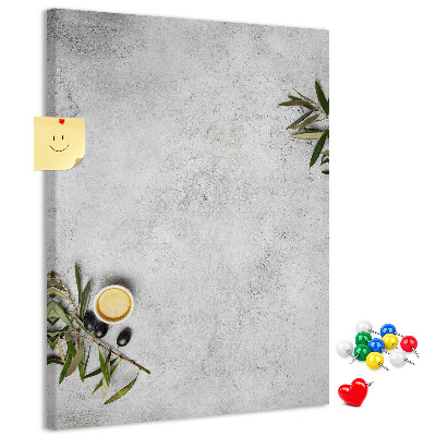Pinnwand mit minimalistischem Hintergrund und olivgrünem Akzent