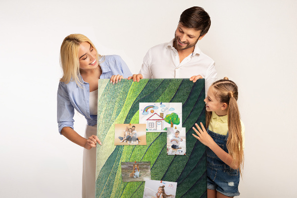Kork-Pinnwand mit Motiv aus sanften grünen Blätterwellen
