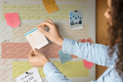 Kork-Pinnwand farbenfroher Wochenspeiseplan für die Familie