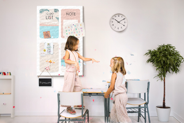 Korkplatte mit Aufdruck Sommer-To-Do-Liste und Notizen