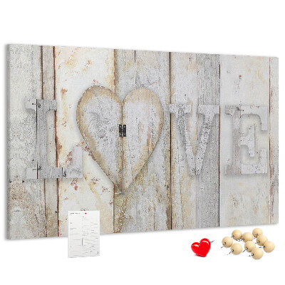 Korkbild mit dem Wort Liebe als Holzplakette