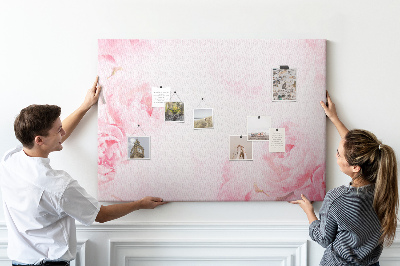 Korktafel mit Motiv zarte rosa Blüten auf hellem Hintergrund