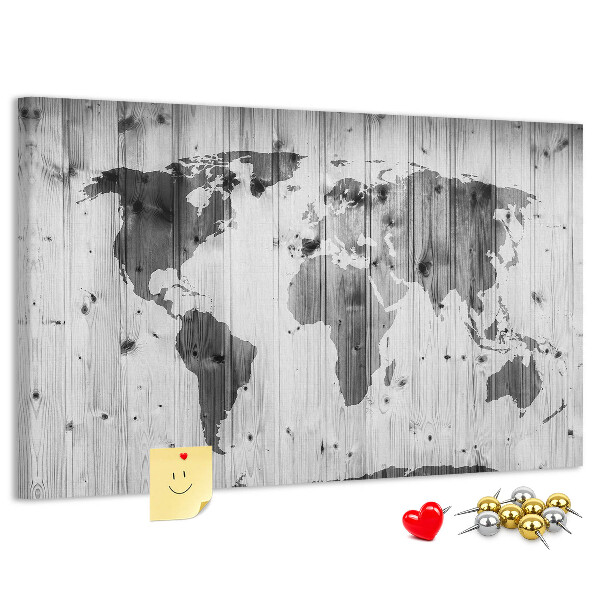 Weltkarte mit Korkrückwand auf einem Hintergrund aus Holzbrettern