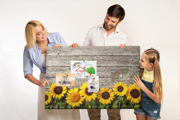 Kork-Pinnwand mit Motiv Sonnenblumen auf Holzbrettern