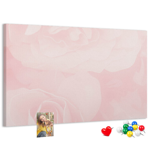 Korkbild mit zarten rosa Rosen im Hintergrund