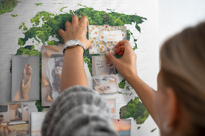 Grüne Weltkarte mit Vegetation mit Korkrückwand
