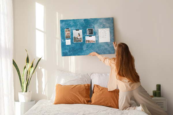 Kork-Pinnwand mit Motiv Das tiefe Blau der Meereswellen und des Schaums