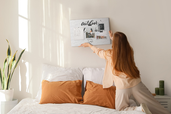 Bilder mit Korkrückwand mit Outdoor-Abenteuer-Symbolen