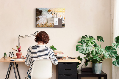 Korktafel mit einem maritim inspirierten Motiv