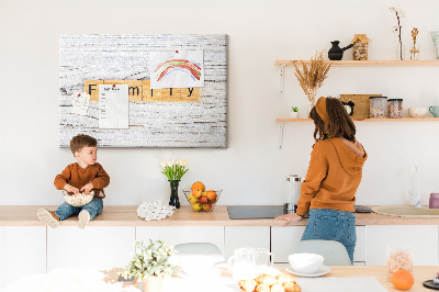 Korktafel mit Motiv Familienerinnerungen auf Holzgrund