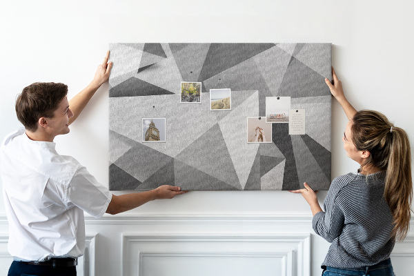 Bild mit Korkrückwand abstrakte geometrische Formen in Grau und Schwarz