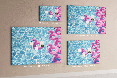 Kork-Pinnwand mit Motiv Rosa Flamingos vor dem blauen Wasser