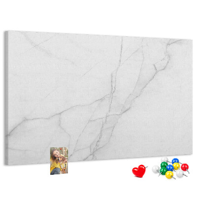 Bild mit Korkrückwand mit elegantem Marmormuster in Weißtönen