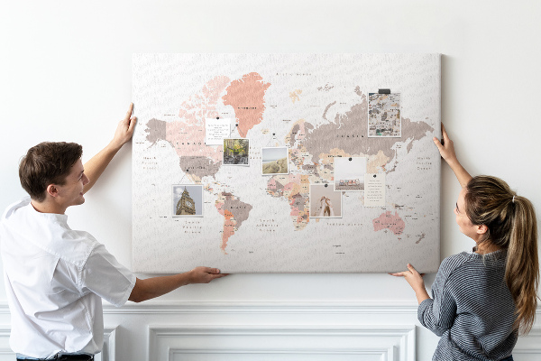 Kork-Pinnwand Weltkarte in gedeckten Farben