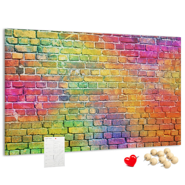 Korkbild mit buntem Backsteinmauer-Motiv im Regenbogen-Design
