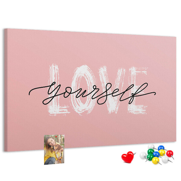 Kork-Pinnwand mit Motiv Selbstliebe auf rosa Hintergrund