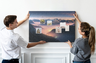 Korkbild malerische Berglandschaft in der Abenddämmerung