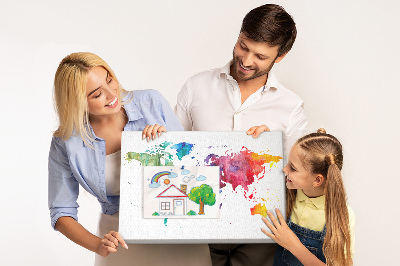 Korktafel mit bunter Aquarell-Weltkarte