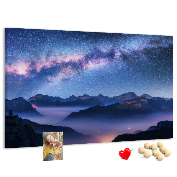 Korkbild Nachthimmel über einer Berglandschaft