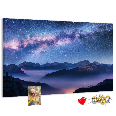 Korkbild Nachthimmel über einer Berglandschaft