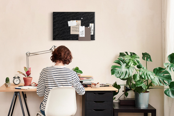 Korktafel schwarze Ausführung mit farbigen Stecknadeln