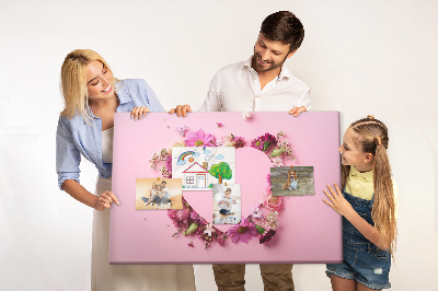 Bild mit Korkrückwand mit herzförmigem Blumenmuster