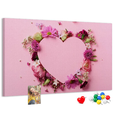 Bild mit Korkrückwand mit herzförmigem Blumenmuster