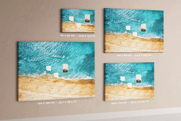 Korkbild mit Motiv Strand, Wellen und Fußspuren