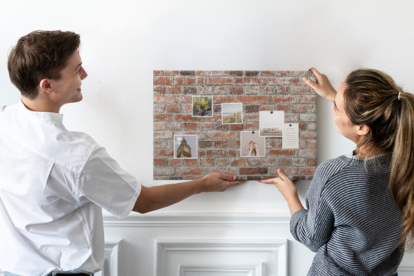 Bild mit Korkrückwand Ziegelwandmotiv mit natürlicher Oberfläche