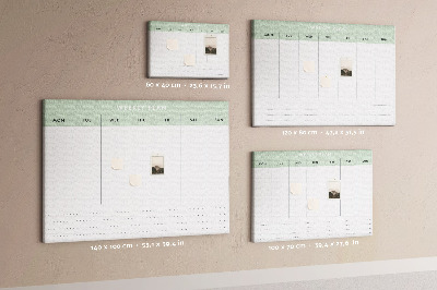 Korktafel als Wochenplan mit übersichtlichen Abschnitten