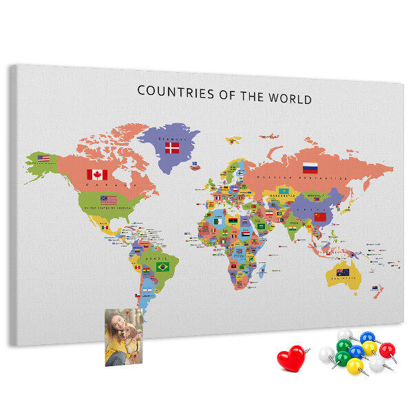 Weltkarte mit Korkrückwand mit markierten Ländern