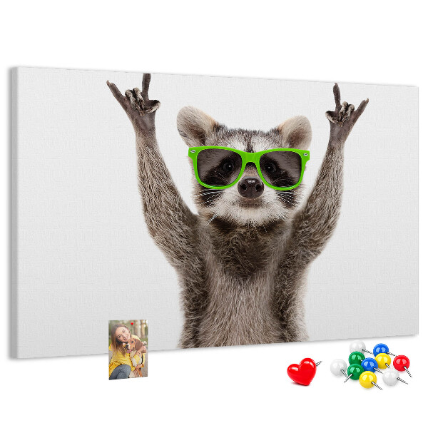 Korktafel mit Motiv verrückter Waschbär mit grüner Brille