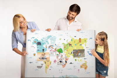 Weltkarte mit Tierillustrationen auf Korkrückwand