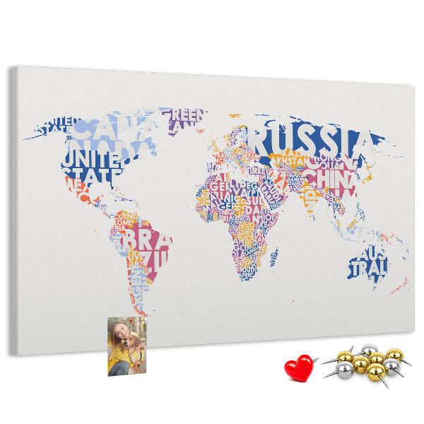 Korktafel mit Weltkarte und Ländernamen