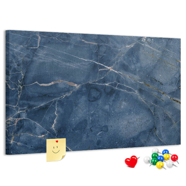 in marineblauem Marmordesign mit hellen Adern
