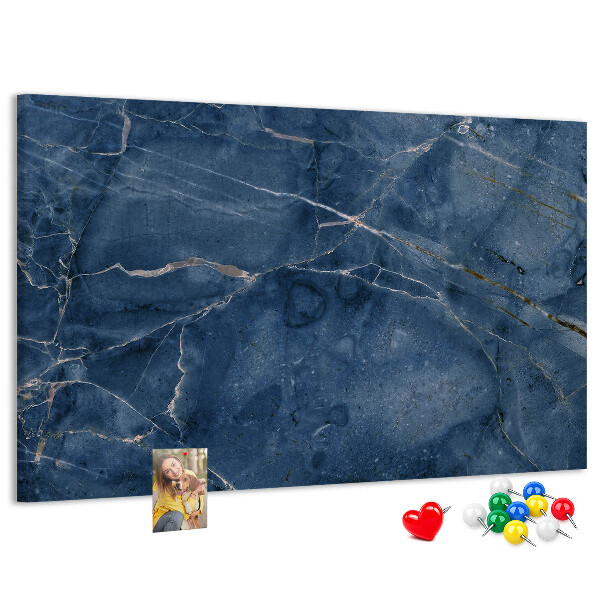 Korktafel in marineblauem Marmordesign mit hellen Adern