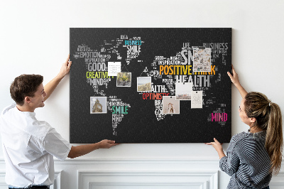 Weltkarte mit Korkrückwand mit motivierenden Slogans