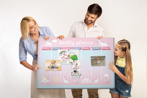Korktafel Wochenplaner mit bunten Einhörnern