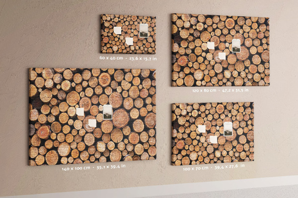Korktafel mit kreisförmigem Muster aus natürlichen Baumstämmen