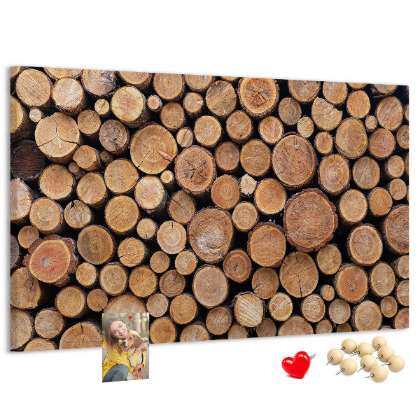 Korktafel mit kreisförmigem Muster aus natürlichen Baumstämmen