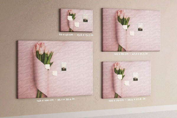 Kork-Pinnwand mit Motiv zarte Tulpen auf rosa Hintergrund