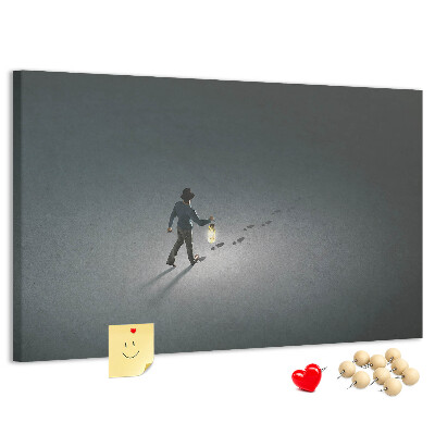 Wandbild mit Korkrückwand Motiv mit Lampenlicht auf einem dunklen Pfad