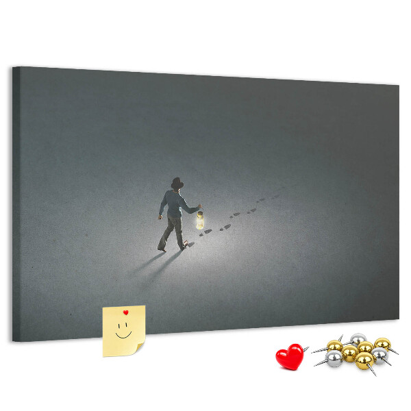 Wandbild mit Korkrückwand Motiv mit Lampenlicht auf einem dunklen Pfad